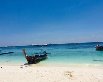 Baan Kasirin Resort - Ko Lipe - Strand