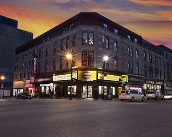 Hotel Quartier des Spectacles - Montreal - Building