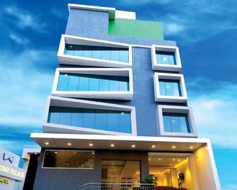 Prime Palace Hotel - Mg Road - Kochi - Building