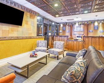 Days Inn by Wyndham Fort Lauderdale-Oakland Park Airport N - Fort Lauderdale - Lobby