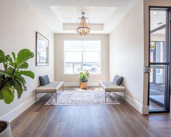 Sleek Brand New 1 Bedroom Cozy Luxury - Chatham-Kent - Huiskamer