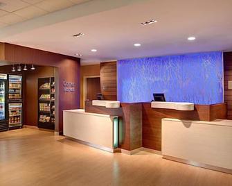 Fairfield Inn & Suites By Marriott Niagara Falls - Niagara Falls - Front desk