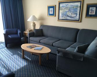 Yachtsman Resort - Myrtle Beach - Living room