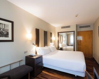 Hotel Ciudad de Valladolid - Valladolid - Bedroom