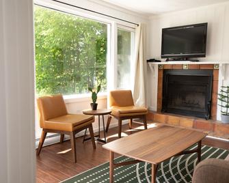 Bonnie View Inn - Haliburton - Huiskamer