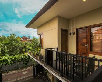 Kuta Legian Inn - Kuta - Balcón