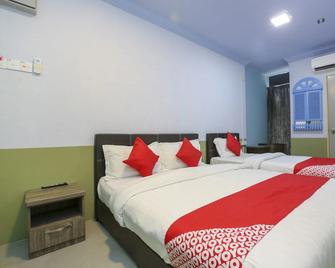 OYO 90126 Pen U Cottages - Dungun - Bedroom