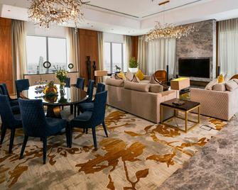 Courtyard by Marriott Riyadh Olaya - Riad - Sala de estar