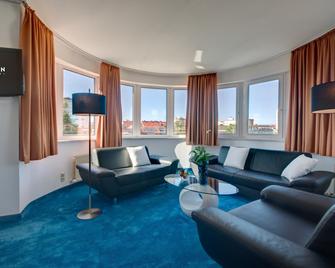 Skycity Hotel Atrigon - Klagenfurt - Wohnzimmer