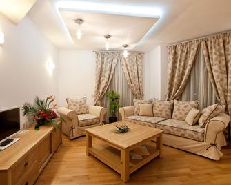 Earth and People Hotel & Spa - Софія - Вітальня