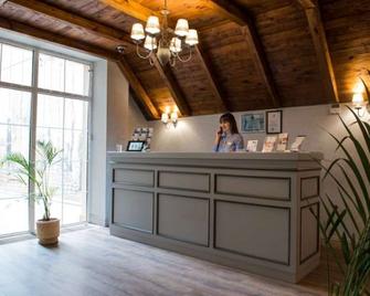 Premier Geneva Hotel - Odesa - Front desk