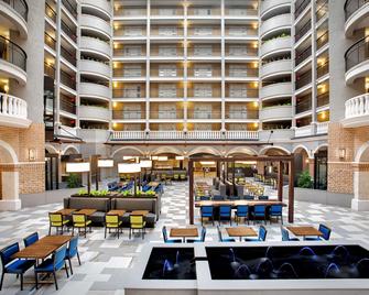 Embassy Suites by Hilton Orlando International Drive Convention Center - Orlando - Lobby