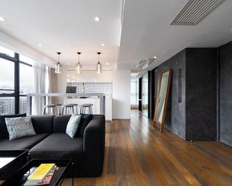 Habyt Austin Avenue - Hong Kong - Living room