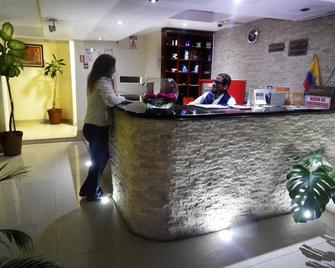 Hostal El Roble - Quito - Recepción