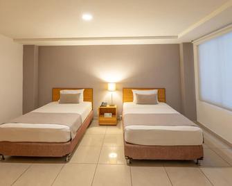 Basic Hotel Centenario by Hoteles MS - Santiago de Cali - Habitación