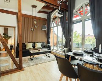 Staywell - Lichtdurchflutetes Apartment Mit Terasse - Berlín - Comedor