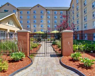 Homewood Suites by Hilton Toronto Mississauga - Mississauga - Κτίριο