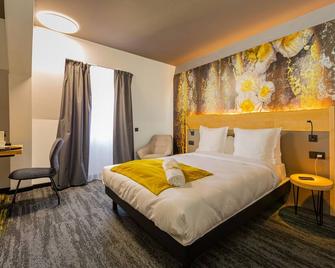 Berti Hotel - Mulhouse Centre Gare - 牧羅茲 - 臥室