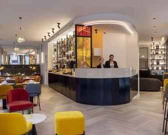 Le 12 Hotel - París - Recepción