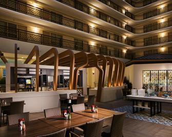 Embassy Suites by Hilton San Francisco Airport Oyster Point - South San Francisco - Restaurante