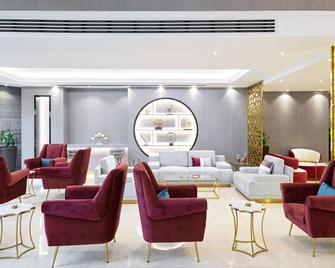 Ramada by Wyndham Doha Old Town - Doha - Lounge