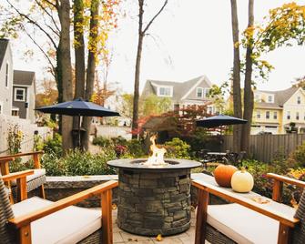 Martin Hill Inn - Portsmouth - Patio