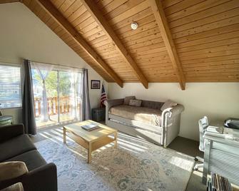 Nestled In Nature With Views Of The Alabama Hills, Sierras And Inyo Mountains - Lone Pine - Wohnzimmer