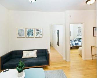 102-1a Best Value 2br Apt Near Central Park - Nueva York - Sala de estar