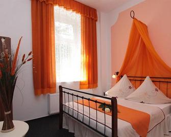 Pension Regenbogen - Berlin - Bedroom