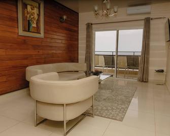 Hotel Barmoi - Фрітаун - Вітальня