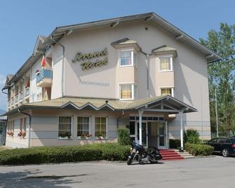 Strandhotel Faak - Faak am See - Gebäude