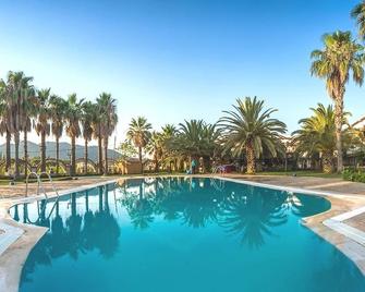 Hisaronu Ucpa Hotel - Hisarönü - Bazén