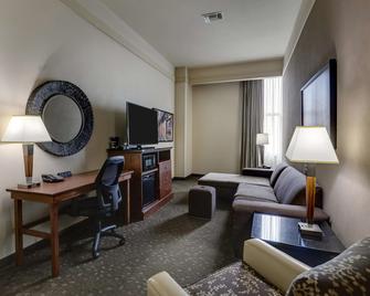 Drury Plaza Hotel New Orleans - New Orleans - Living room