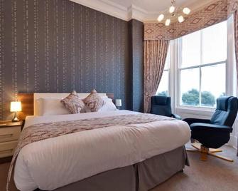Lauriston & Lawton Court Hotel - Llandudno - Bedroom