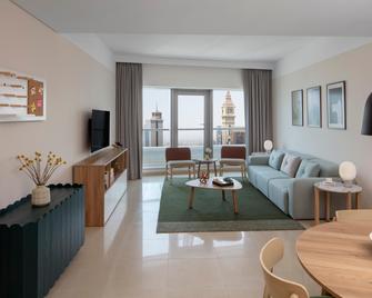 Staybridge Suites Dubai Financial Centre - Dubai - Living room