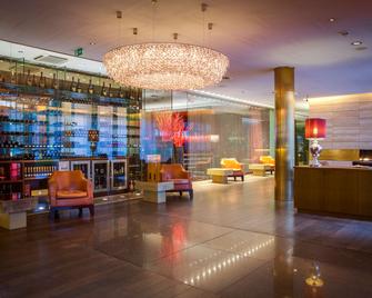 Radisson Blu Media Harbour Hotel, Düsseldorf - Düsseldorf - Lobby