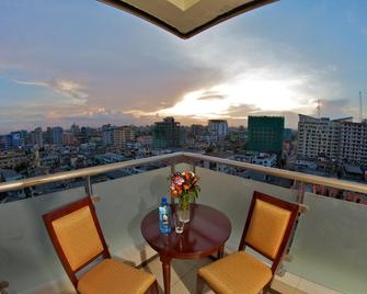 Tanzanite Executive Suites - Dar Es Salaam - Balcony