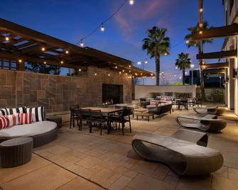 Hampton Inn & Suites Napa - Napa - Patio