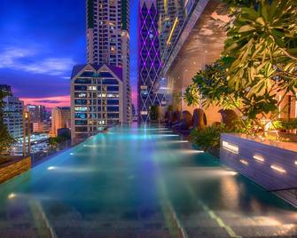 โรงแรมอีสติน แกรนด์ สาทร - กรุงเทพมหานคร - สระว่ายน้ำ